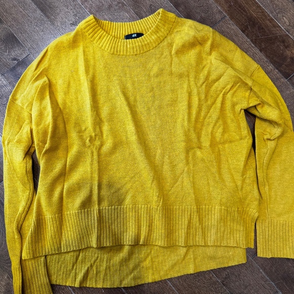 Sweater - Picture 1 of 1